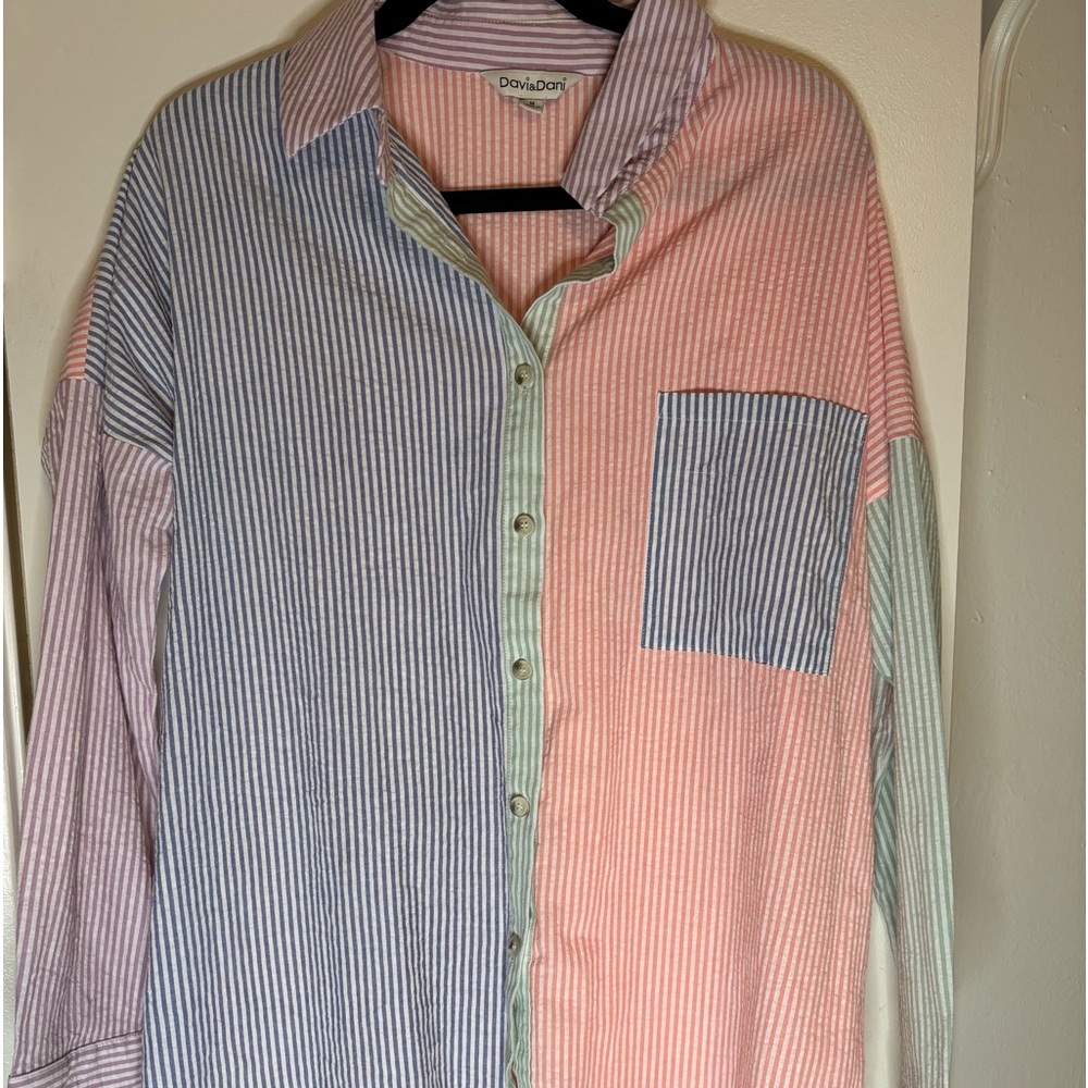 Davi & Dani Top Shirt Womens Medium Multicolored Striped Button Front shirt
